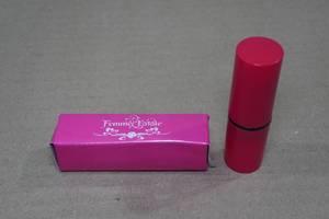 lot 27 image: Femme Fatale Lip Stick Knife