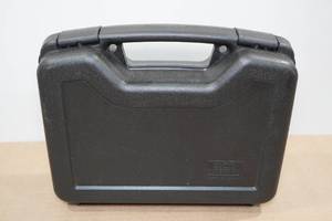 lot 39 image: Case Gard Padded Pistol Case