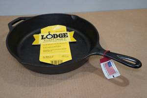 lot 41 image: Lodge 10.25 Cast Iron Skillet