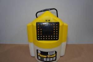 lot 76 image: Frabill Flow-Troll Minnow Bucket