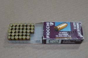 lot 132 image: 33 Fiocchi .32 Auto 73 Gr FMJ Ammo
