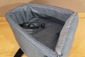 lot 25A image: Dog Carseat for Small DogsCats 9x9.8x18.5