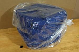 lot 145 image: 4 Square Outdoor Chair Cushions 16x16 Royal Blue