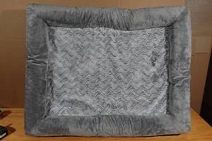lot 148 image: Large Oversized Dog Bed 42x34 -Gray