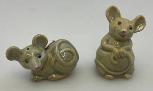 lot 33 image: Vintage Rosemeade Mice Salt & Pepper Shakers With Foil Label