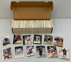 lot 91 image: Misc. Vintage Hockey Cards