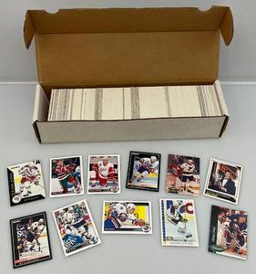 lot 93 image: Misc. Vintage Hockey Cards
