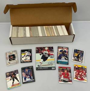 lot 94 image: Misc. Vintage Hockey Cards