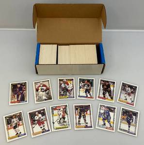 lot 98 image: Misc. Vintage Hockey Cards