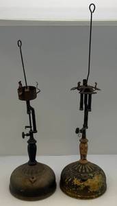lot 148 image: Vintage Coleman Quick-Lite & More