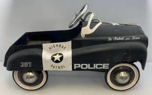 lot 162 image: Vintage Police Highway Patrol Pedal Car Made By GEARBOX