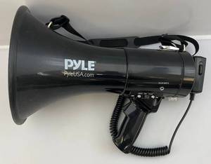 lot 167 image: Pyle Megaphone Speacker PA Bullhorn