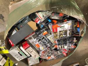 Gaylord of Assorted Door Handles and Locks Various Models and Conditions  Customer Returns See Pictures