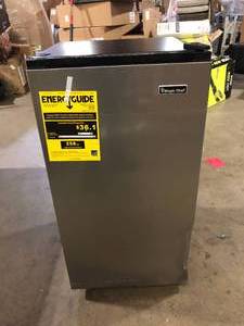 Magic Chef 3.2 cu. ft. Mini Fridge in Stainless Steel Look without Freezer  Customer Returns See Pictures