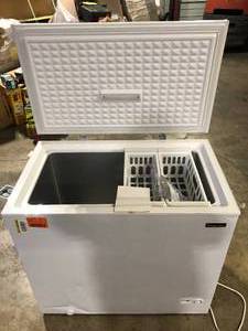 Magic Chef 7.0 cu. ft. Chest Freezer in White  Customer Returns See Pictures
