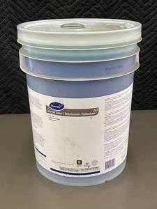 lot 313 image: Diversey Suma Select A7 Rinse Aid - 5 Gallon