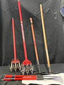 lot 12 image: Lot of Garden Tools Including Corona Extendable Handle Weeder