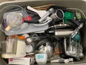 lot 30 image: Large Lot of Mixed Kitchenware Items in Sterilite Storage Bin
