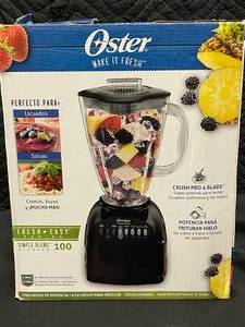 lot 32 image: Oster Simple Blend 100 Blender with Crush Pro 4 Blade
