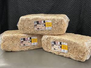 lot 78 image: Harvest 20-Inch Straw Bales - Set of 3