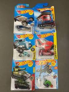 lot 139 image: Collection of 6 Hot Wheels Cars - New in Packaging