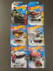 lot 159 image: Lot of 8 Assorted Hot Wheels Collectible Cars