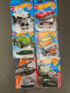 lot 160 image: Lot of Hot Wheels and Matchbox Collectible Cars - 8 Pieces