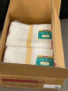 lot 257 image: Pioneer Woman Sculpted Velour Bath Towels - Set of 2