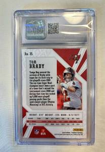2020 Panini Pheonix #35 Tom Brady Fire Burst CSG 10