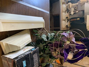 Ceiling fan, shelves, deco bird cage