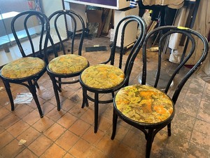 set 4 matching chairs