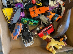 Lot of hot wheels and assorted cars