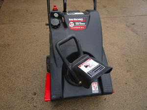 lot 35 image: Yard Machine Snow Thrower