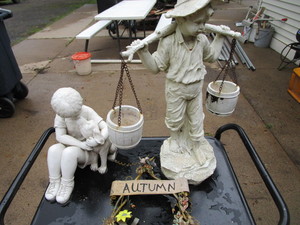 lot 43 image: Garden Decorations