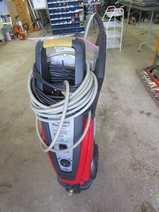 lot 47 image: Husky Power Washer