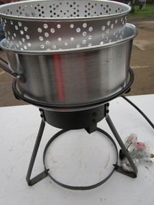 lot 48 image: Outdoor Cooker, Fish Fryer Pans