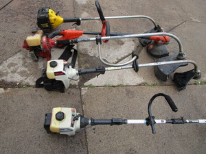 lot 50 image: Weed Whips - Parts or Repair