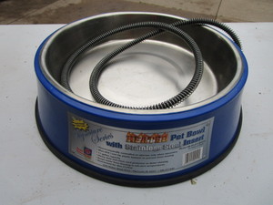 lot 65 image: Heated Pet Bowl