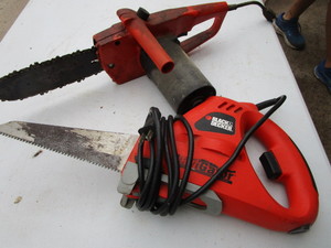 lot 71 image: Rem Chainsaw, B&D Jig Saw