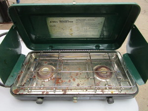 lot 74 image: Camp Stove, 2 Burner