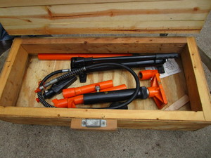 lot 33 image: Porta Power 10Ton