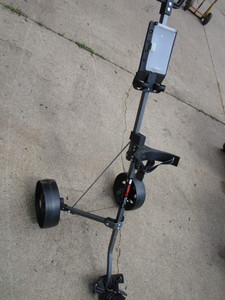 lot 87 image: Hippo Golf Club Caddy