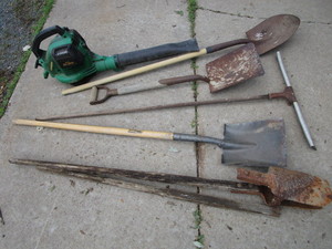 lot 93 image: Garden  Yard Tools
