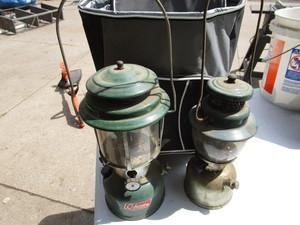 lot 100 image: Coleman Lanterns, Cooler