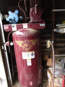 lot 117 image: Quincy Air Compressor