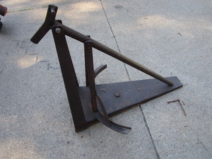 lot 141 image: Bead Breaker