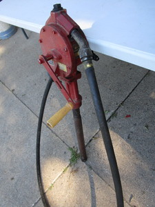 lot 143 image: Barrel Pump, Manual