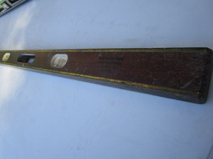 lot 146 image: Vintage Peerless Level