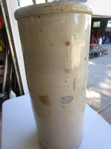 lot 152 image: RW Tall Crock - RR Cooler