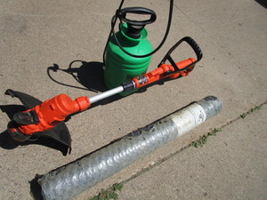 lot 173 image: Roll Poultry Wire, Weed Whip, Sprayer